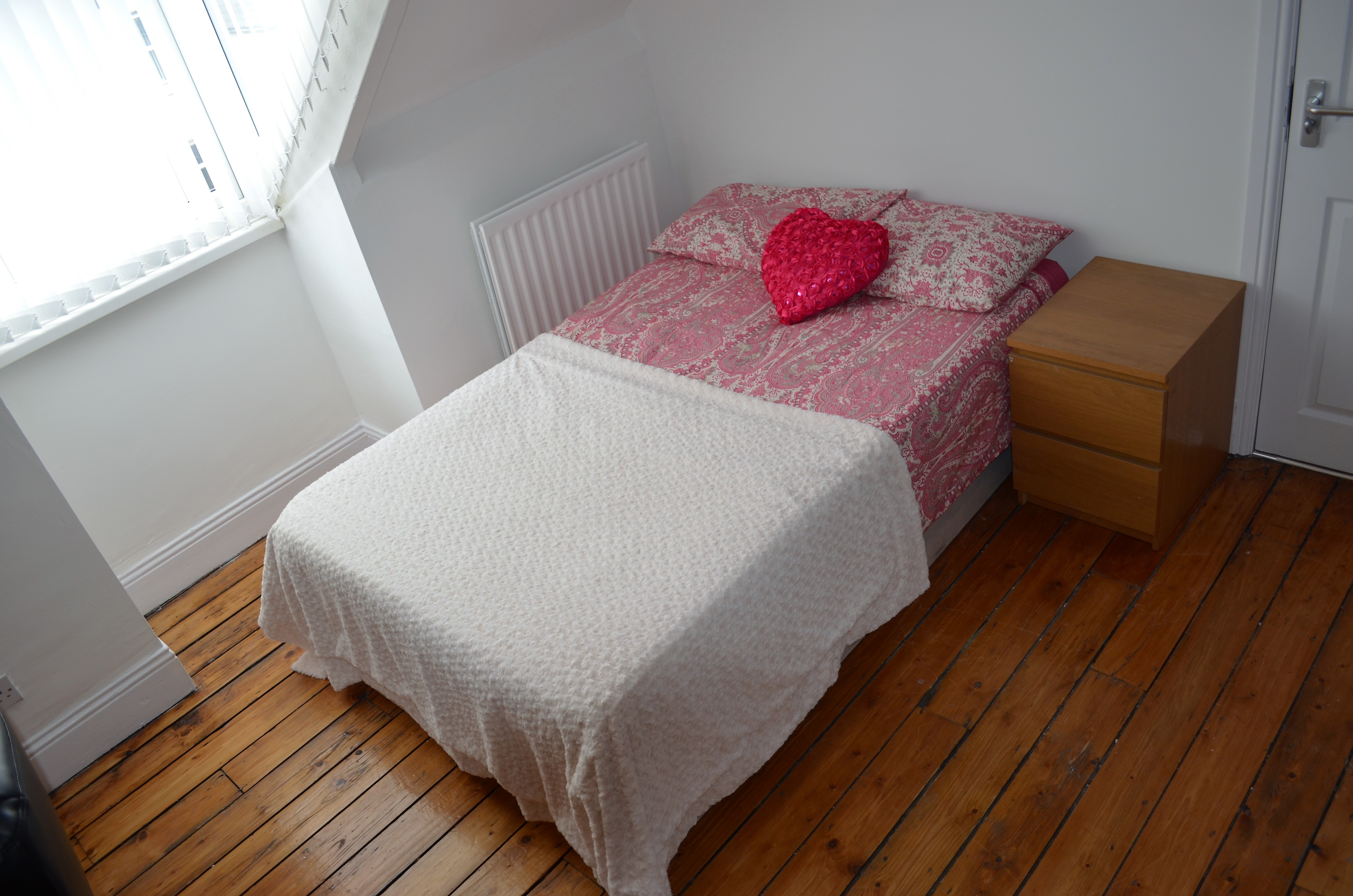 Valentines decorated room