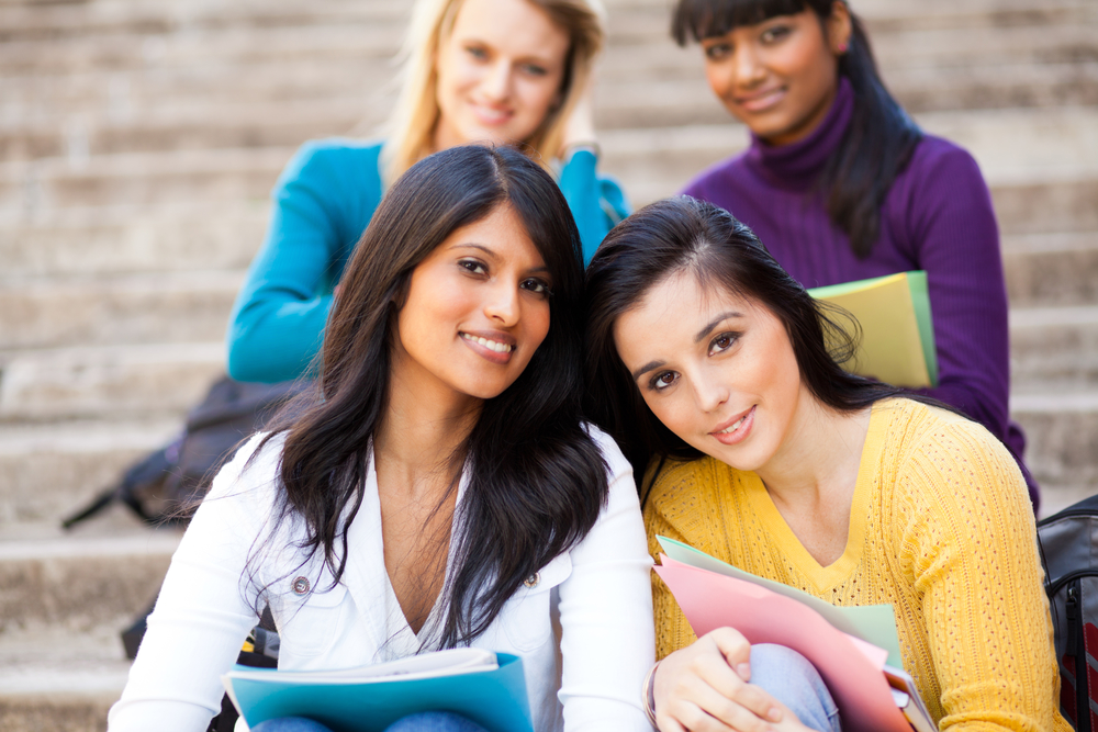 Student of living. Университетские подруги. Course preparation
